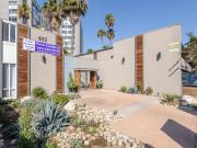 633 East 1st Street Large Studio