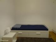 64459 Quarto com cama de solteiro em.