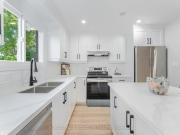 64 3175 Kirwin Avenue, Mississauga, ON, L5A 3M4...