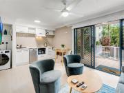 $650 per week / $2,600 Bond