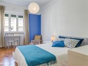 65165 Quarto com cama de casal em apartamento.