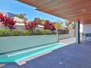 Modern 2B2B apartment in the heart of Garden City