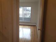 65 Boul Bouchard Dorval QC H9S 1A6 1 Bedroom Apartment...