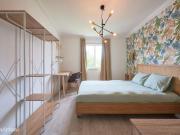 663207 Quarto com cama de casal em.