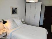 663796 Quarto com cama de casal em.