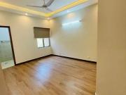 666 Yd² Flat for Rent