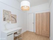 669079 Quarto com cama de casal em.