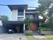 672 sqm Upscale Contemporary House with Pool in Alabang...