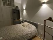 678353 Quarto com cama de casal em.