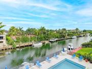 6815 Edgewater Dr #305, Coral Gables, FL 33133