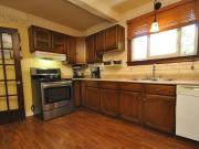 6817 Riall Street Niagara Falls ON L2J 1Z4 6 Bedroom...