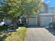 686 Wild Shore Crescent Ottawa ON K1V 1Y1 3 Bedroom...