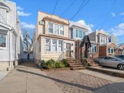 6915 69th St, Glendale, NY 11385