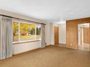 692 Grandview Avenue W