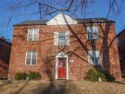 6957 Chippewa St, Saint Louis, MO 63109