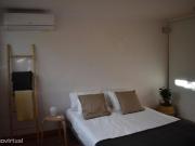 698392 Quarto com cama de casal em.