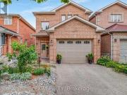 69 Clearmeadow Boulevard, Newmarket, ON, L3X 2M6 house...