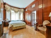 6 bed flat for sale