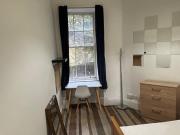 6 Bed Flat, Gardner's Crescent, EH3