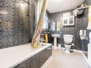 6 bed house for sale