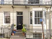 6 bed house for sale