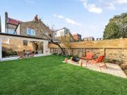 6 bed house for sale