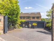 6 bed house for sale