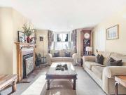 6 bed house for sale