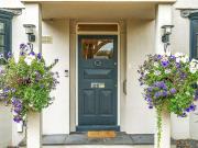 6 bed house for sale