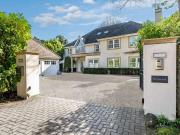 6 bed house for sale