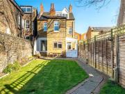6 bed house for sale