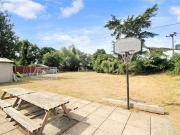 6 bed house for sale