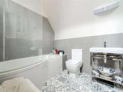 6 bed house for sale