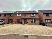 6 bed house for sale