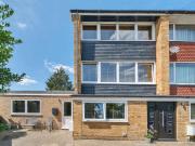 6 bed house for sale