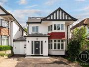 6 bed house for sale