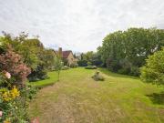 6 bed house for sale