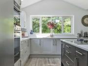 6 bed house for sale