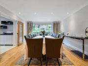 6 bed house for sale