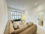 6 bed house for sale