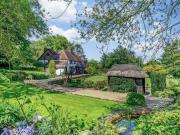 6 bed house for sale