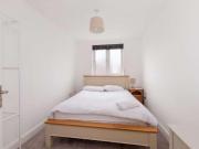 6 bed house for sale