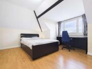 6 bed house for sale