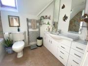 6 bed house for sale