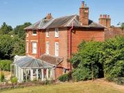 6 bed house for sale