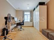 6 bed house for sale