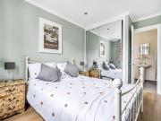 6 bed house for sale