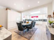 6 bed house for sale