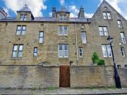 6 bed house for sale