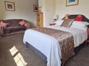 6 bed house for sale